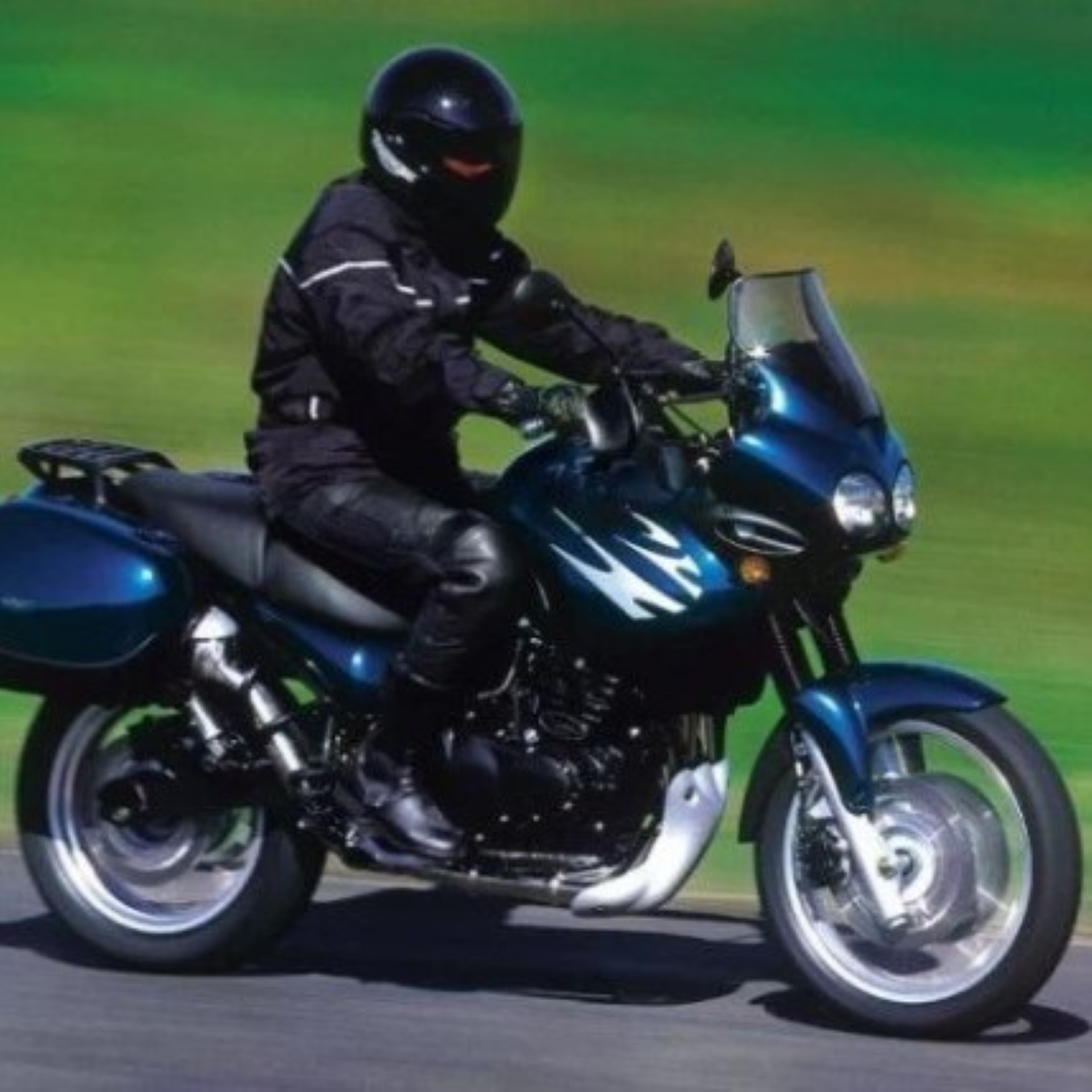 Triumph Eclispe Blue (code JN) Paint Product